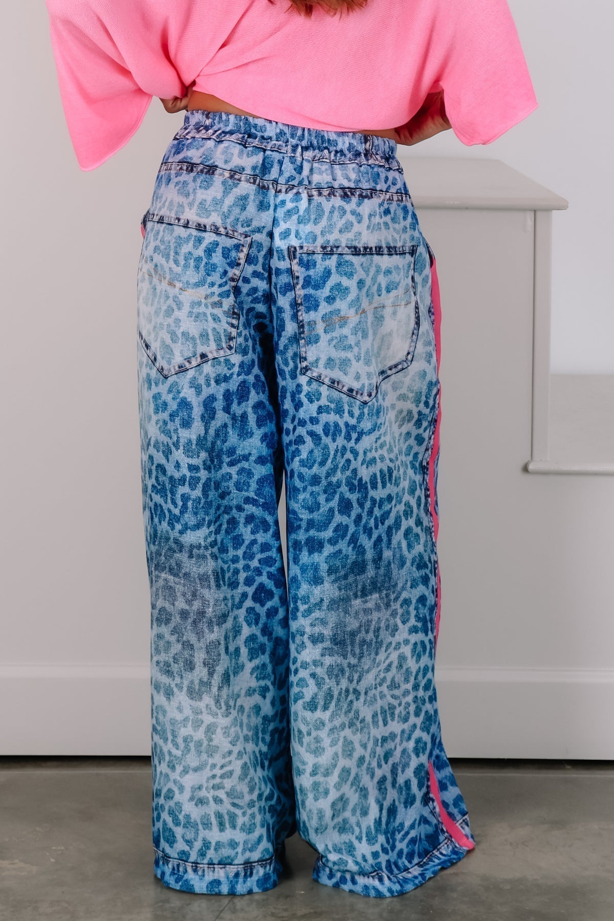 📦📦LAST DAY SAVE 49% ⏰2026 Hot Sale - Womens Round Neck Solid Color Top+ Leopard Print Pants Casual Set